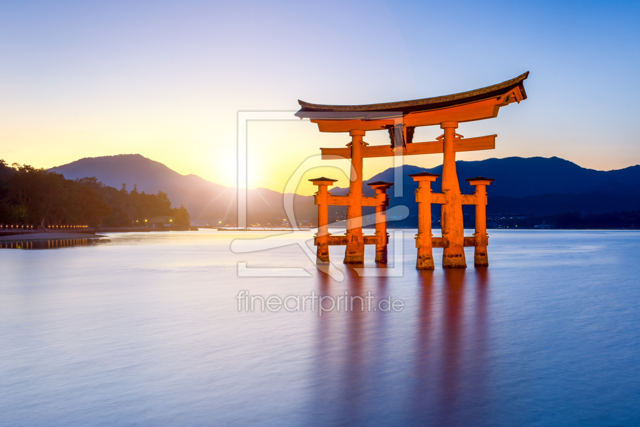 Bild-Nr.: 11713590 Großes Torii des Itsukushima Schreins in Miyajima Japan erstellt von eyetronic