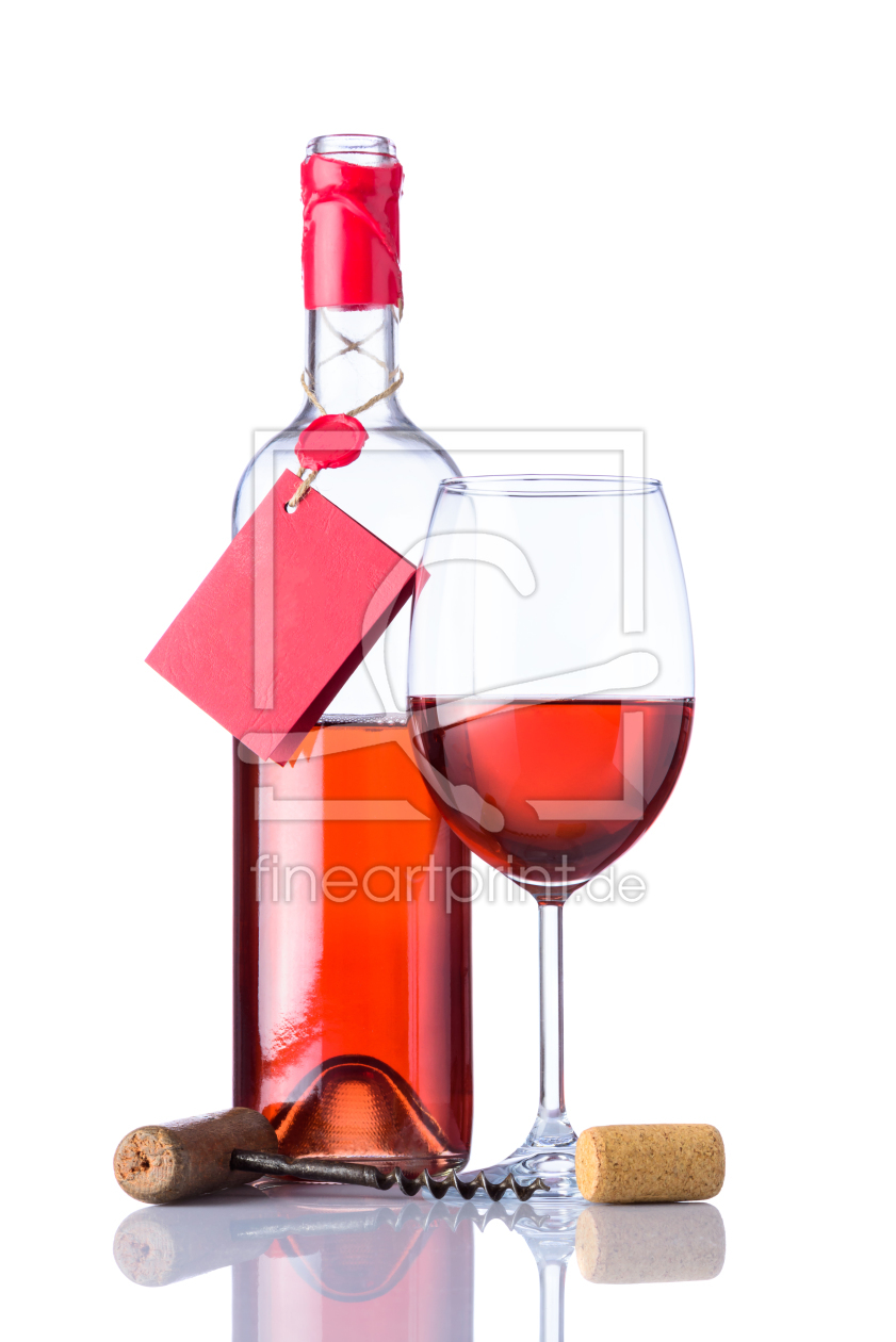 Bild-Nr.: 11772272 Flasche und Becher Rosewein erstellt von xfotostudio