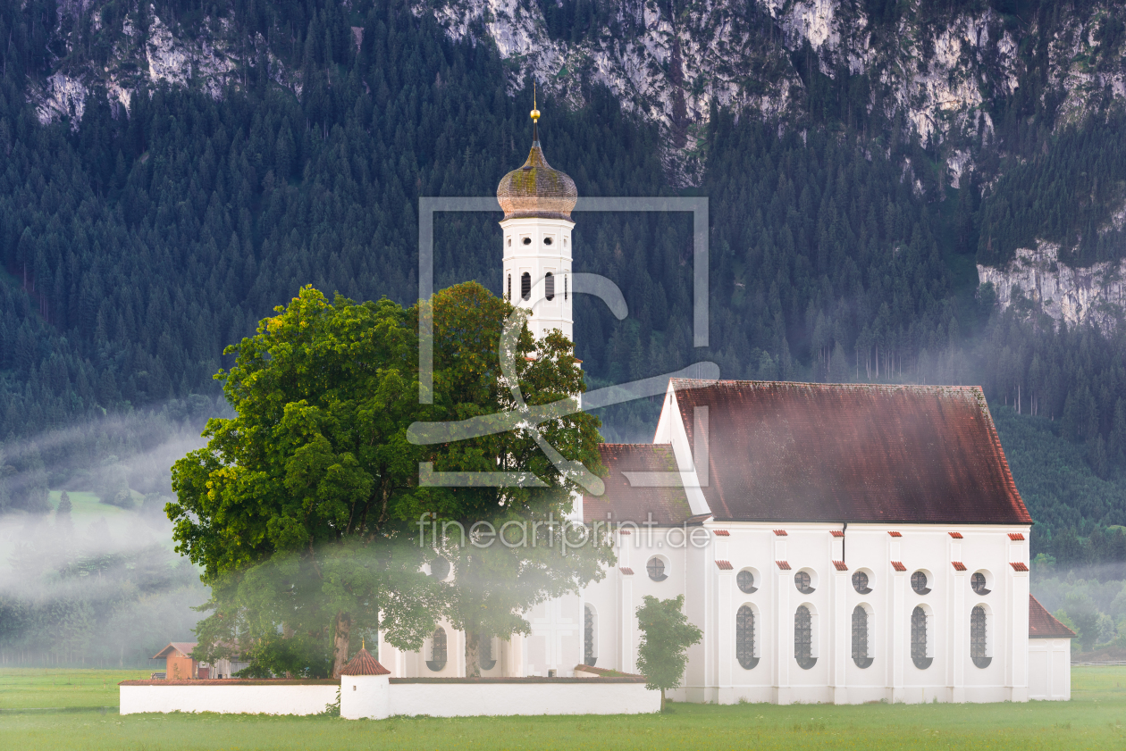 Bild-Nr.: 11817627 St. Coloman Kirche in Schwangau am nebligen Morgen erstellt von Byrado