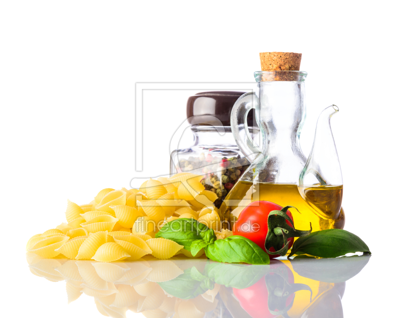 Bild-Nr.: 11830343 Italienische Conchiglie Rigate Pasta auf Weiß erstellt von xfotostudio