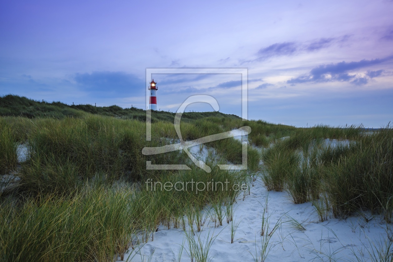 Bild-Nr.: 11836023 the blue hour at the sylter lighthouse erstellt von Ursula Reins