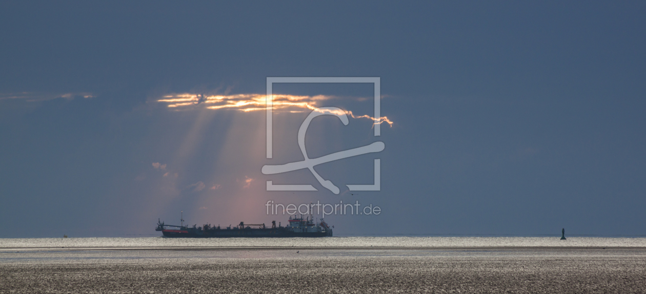 Bild-Nr.: 11857351 Schiff vor einer Wolkenlücke erstellt von Günter Borgmann