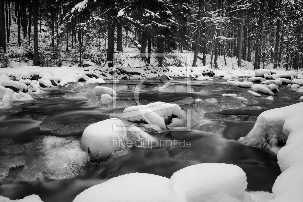 Bild-Nr.: 11866858 winterlicher Fluss mit Steinen und Schnee erstellt von Harry-Hennington