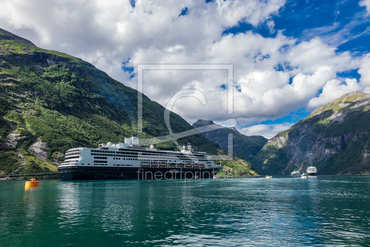 Bild-Nr.: 11871404 Kreuzfahrtschiff auf dem Geirangerfjord erstellt von Rico Ködder