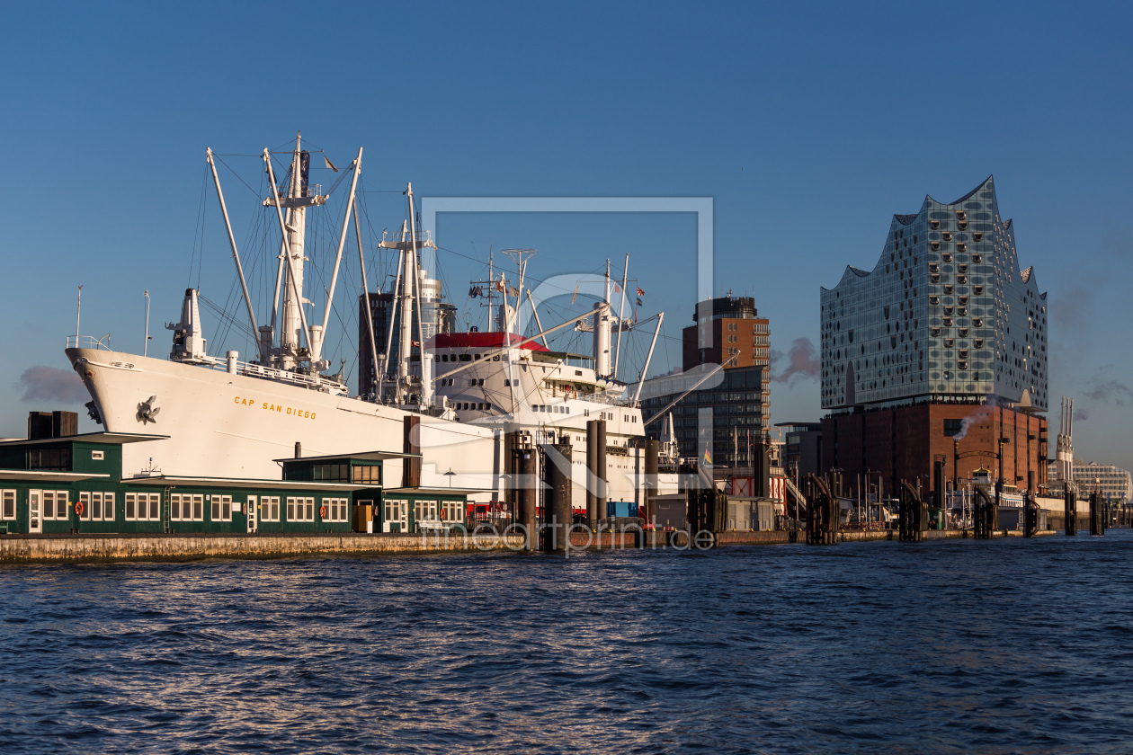 Bild-Nr.: 11880690 Cap San Diego und Elbphilharmonie erstellt von bk-foto82