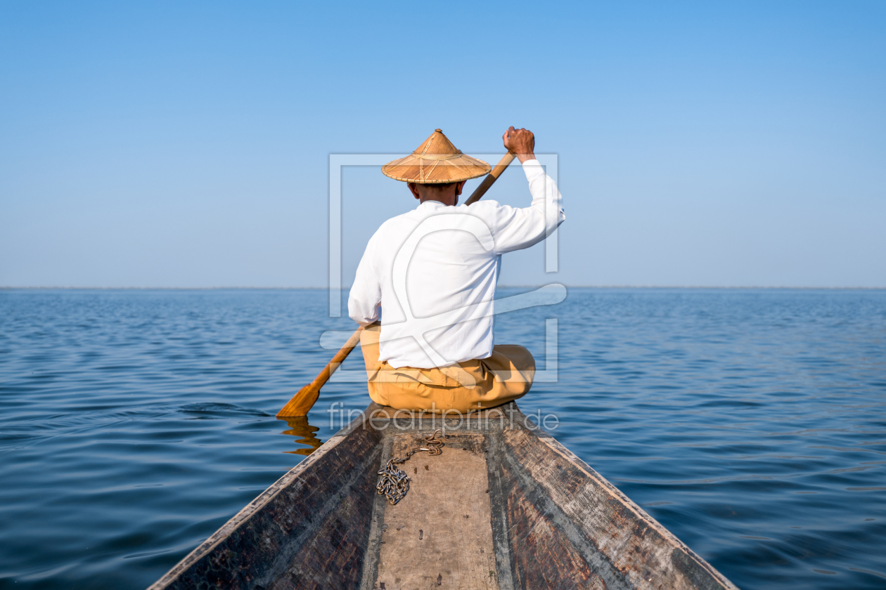 Bild-Nr.: 11881555 Fischermann in Myanmar auf seinem Boot erstellt von eyetronic