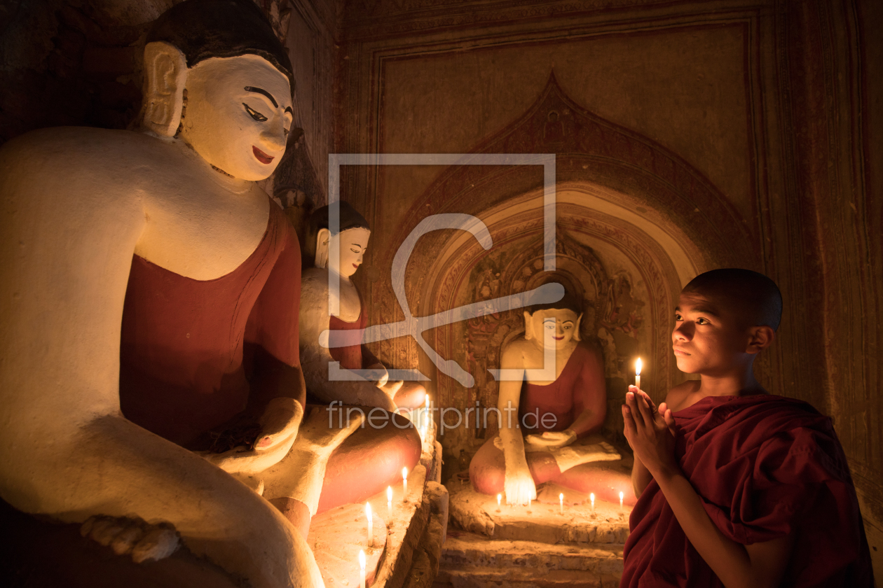 Bild-Nr.: 11882066 Buddhistischer Mönch in einem Tempel in Bagan erstellt von eyetronic