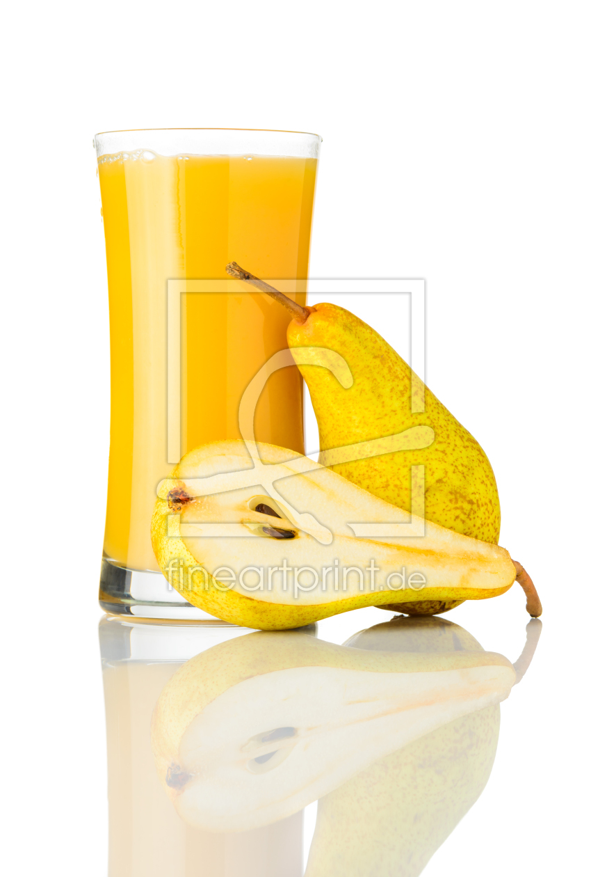 Bild-Nr.: 11906033 Birnensaft auf weißem Hintergrund erstellt von xfotostudio