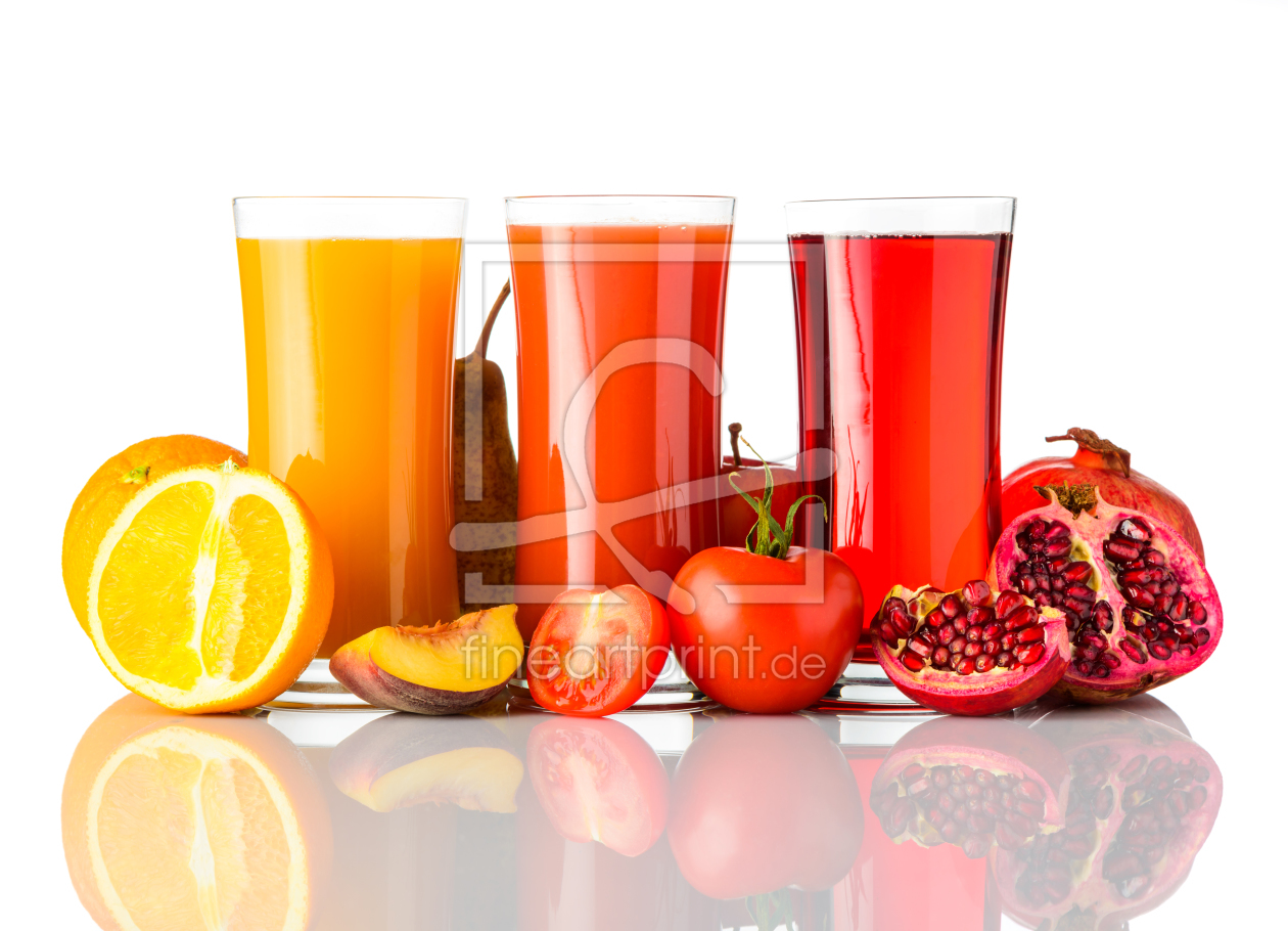 Bild-Nr.: 11906035 Früchtesaft auf weißem Hintergrund erstellt von xfotostudio