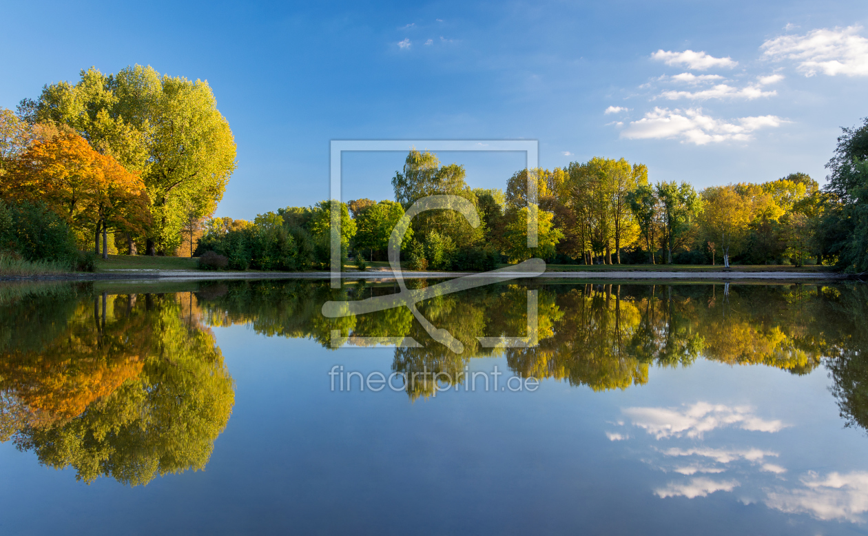 Bild-Nr.: 11906125 Spiegelende Herbstbäume im See Bild-Nr.: 11906125 Spiegelende Herbstbäume im See erstellt von Asvolas