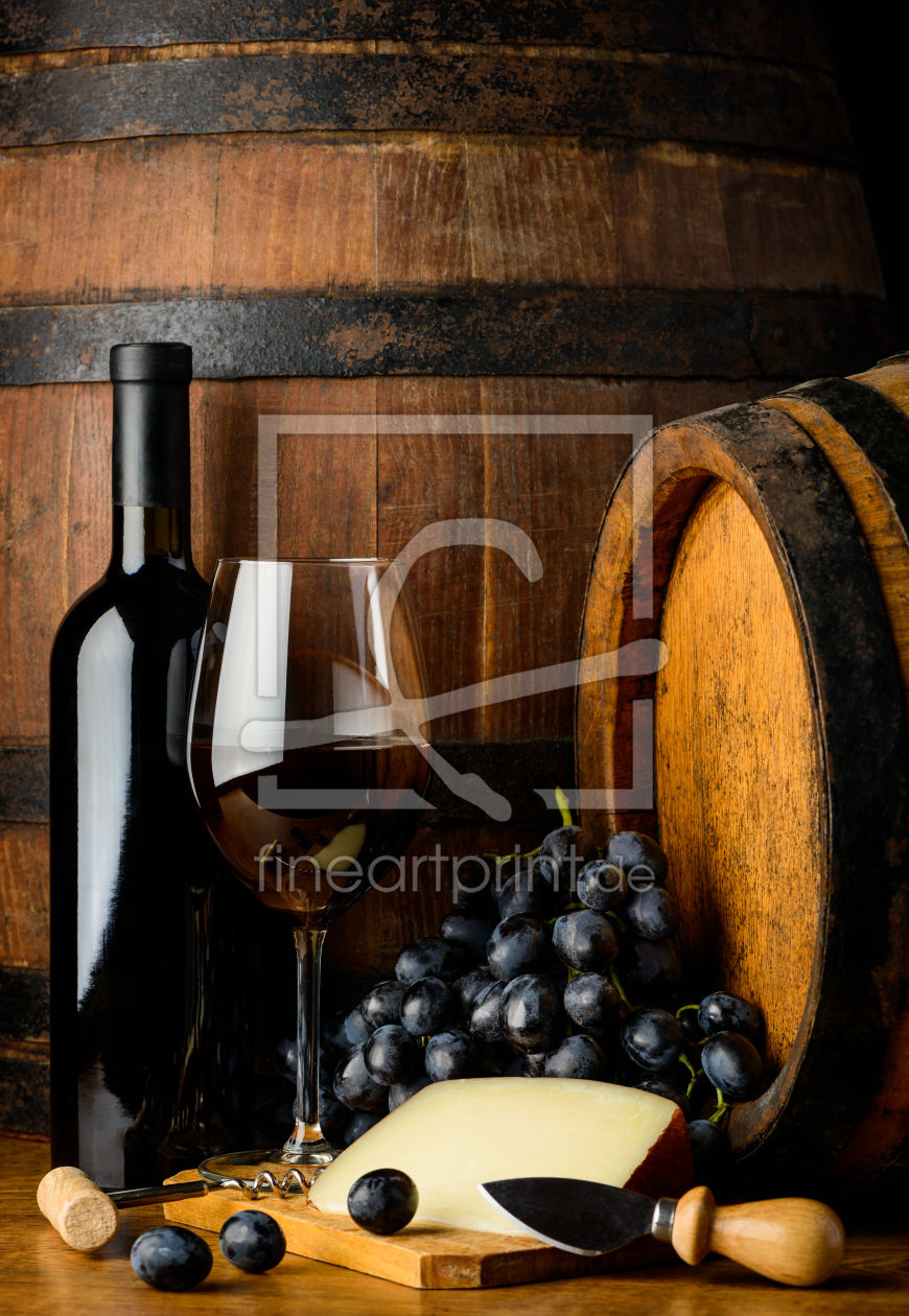 Bild-Nr.: 11909397 Weinkeller mit Rotwein und Käse erstellt von xfotostudio
