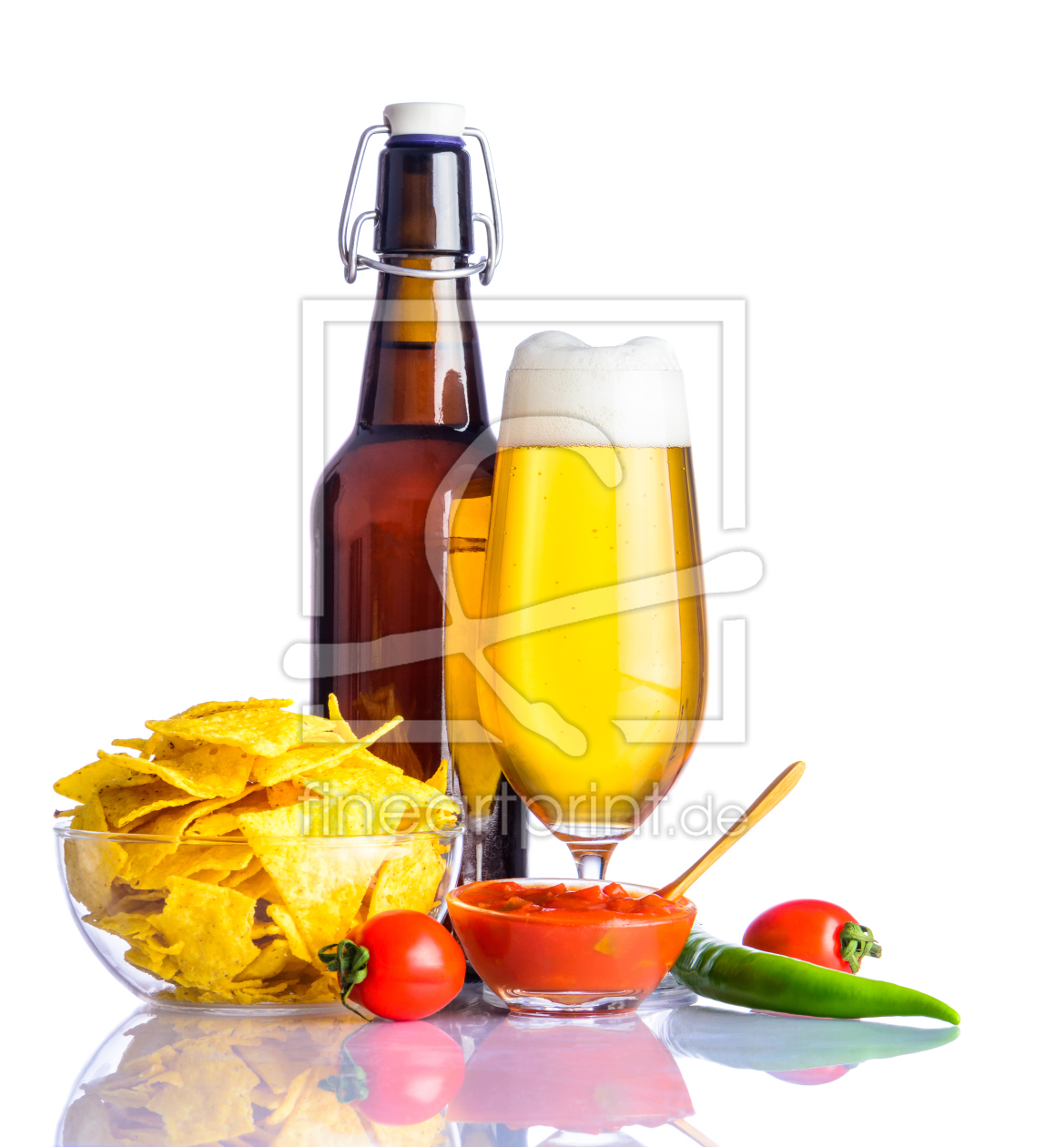 Bild-Nr.: 11909671 Bier und Totilla Chips mit dip sauce erstellt von xfotostudio