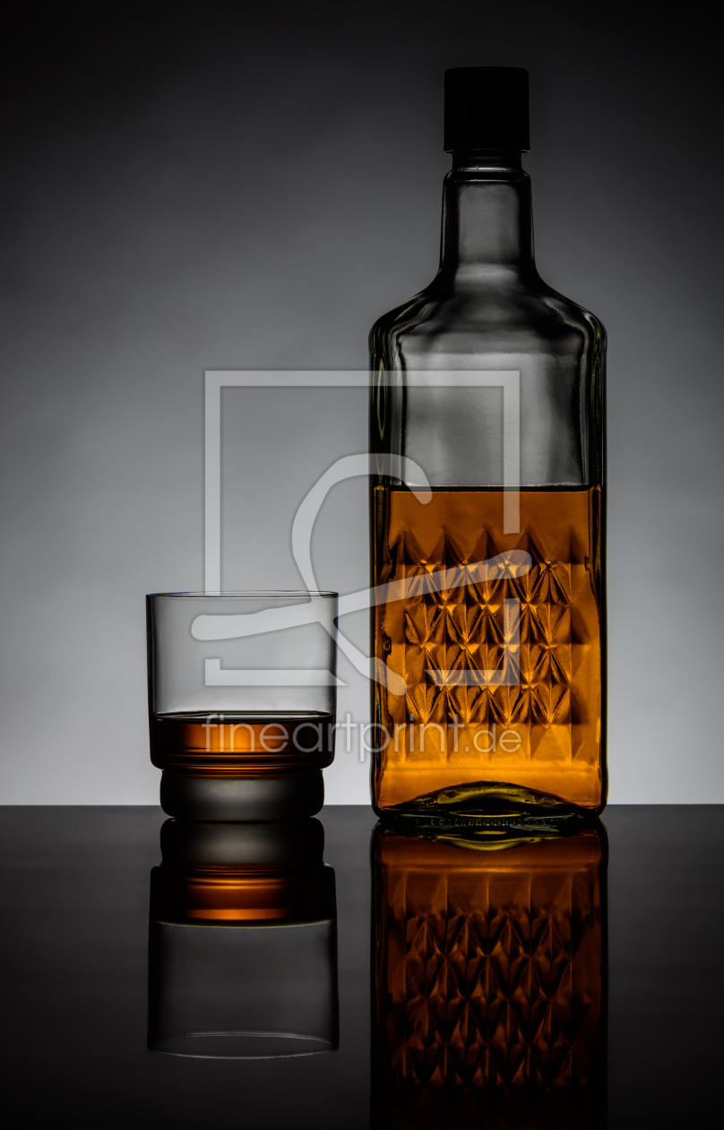 Bild-Nr.: 11912405 Weinbrand Flasche und Becher erstellt von xfotostudio