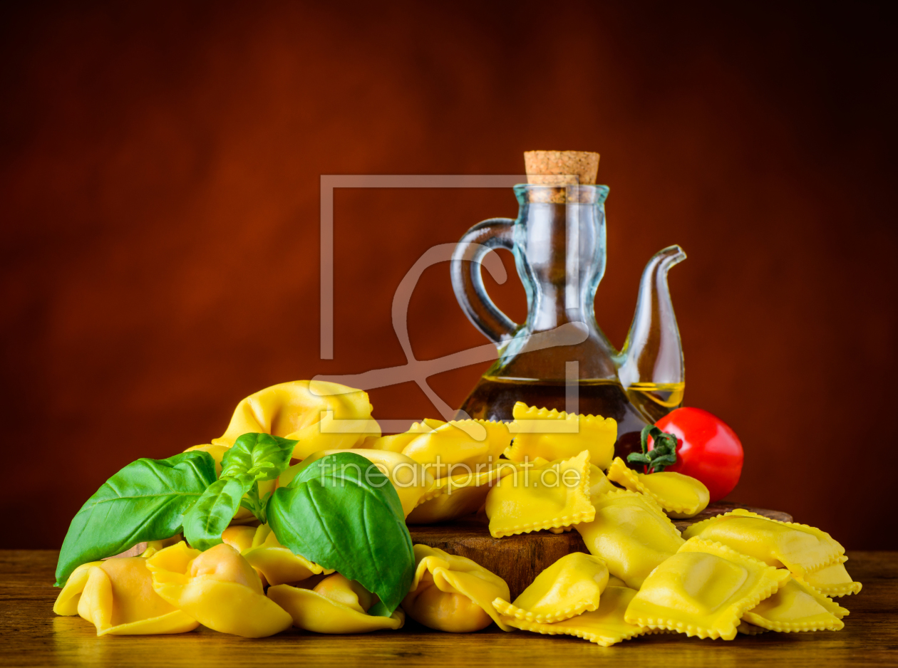 Bild-Nr.: 11918725 Stillleben mit Ravioli und Tortellini mit Öl erstellt von xfotostudio