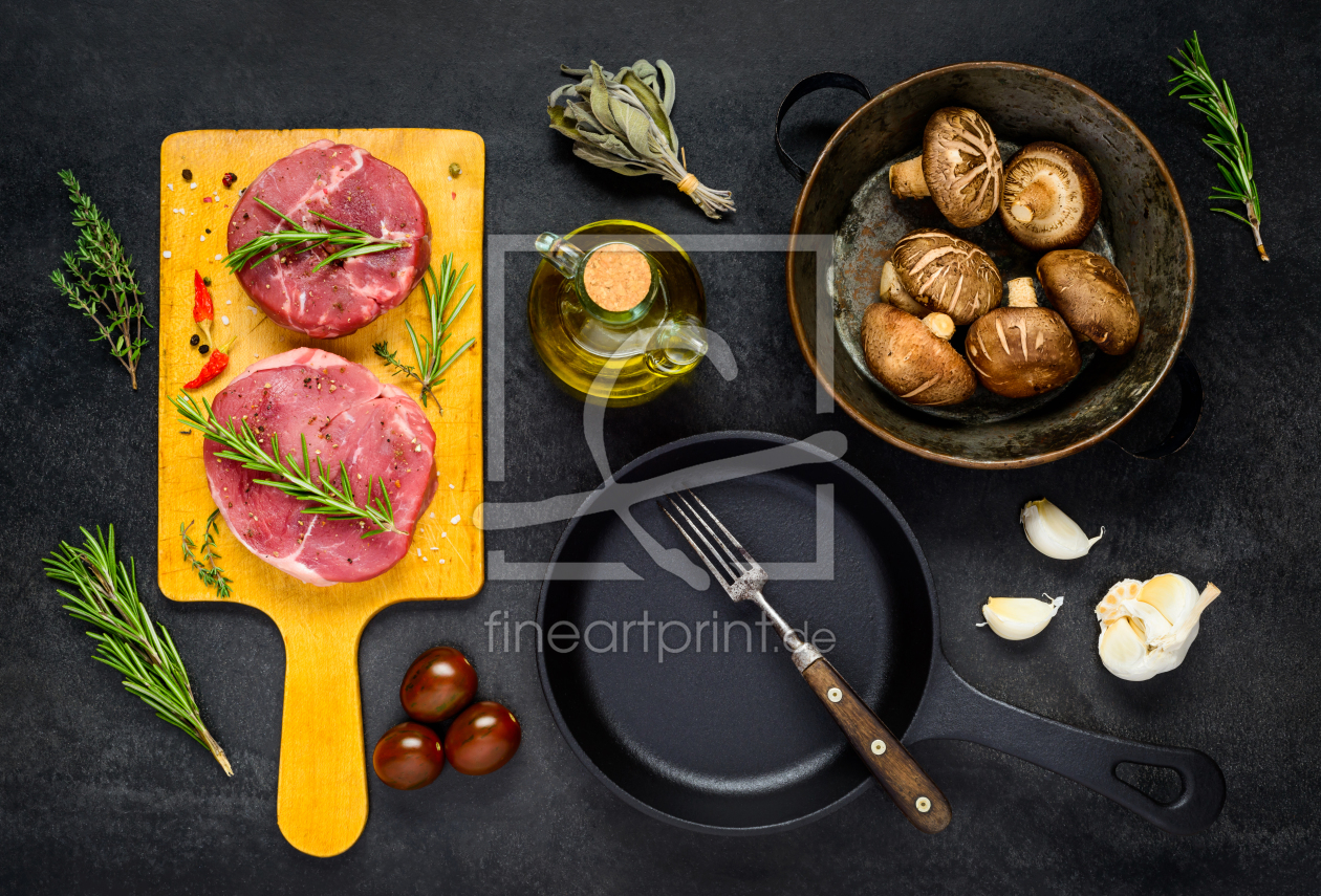 Bild-Nr.: 11920192 Steak Fleisch mit Pilze und Pfanne erstellt von xfotostudio