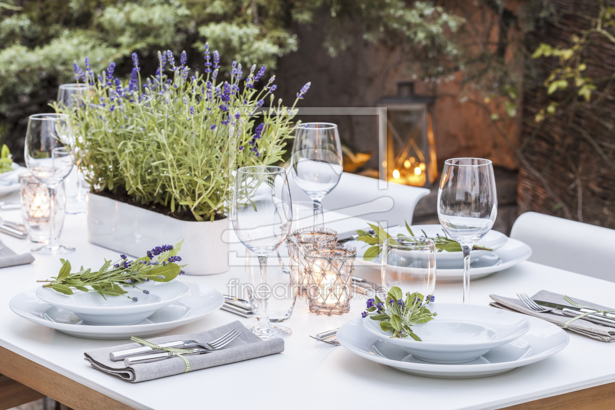 Bild-Nr.: 11926402 Gedeckter Tisch im Garten erstellt von dieterich