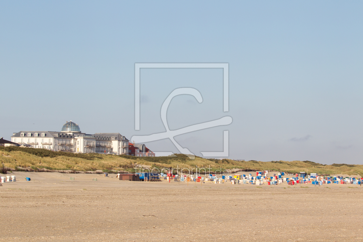 Bild-Nr.: 11939875 Strand und Kurhaus auf Juist erstellt von DirkR