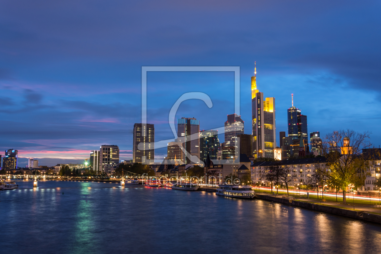 Bild-Nr.: 11948190 Frankfurt Skyline während blauer Stunde erstellt von Asvolas