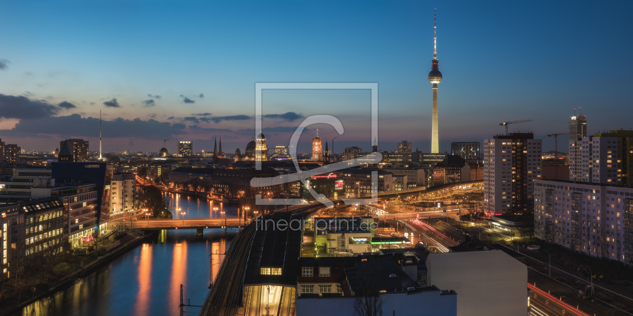 Bild-Nr.: 11973283 Berlin Skyline an der Spree zur blauen Stunde erstellt von Jean Claude Castor