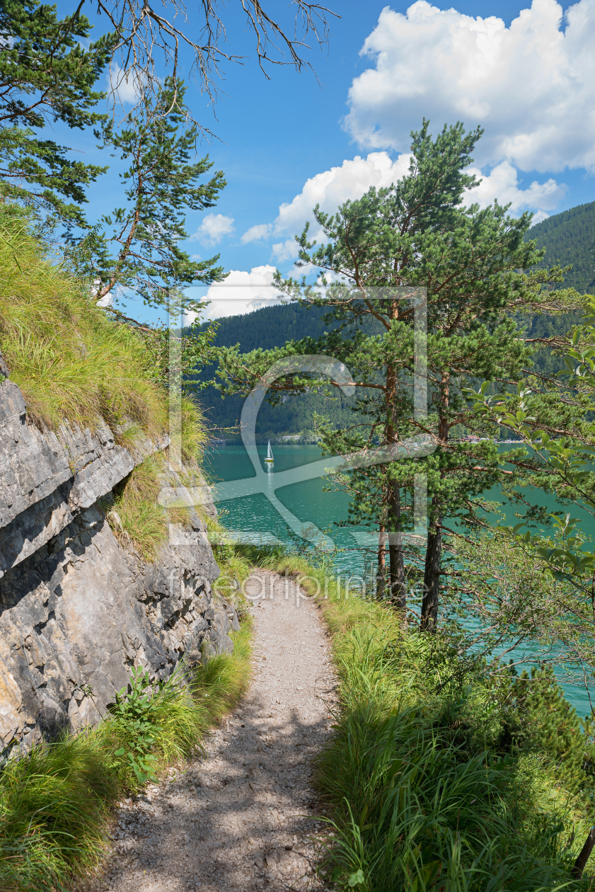 Bild-Nr.: 11986645 Abenteuerlicher Uferweg am Achensee Bild-Nr.: 11986645 Abenteuerlicher Uferweg am Achensee erstellt von SusaZoom