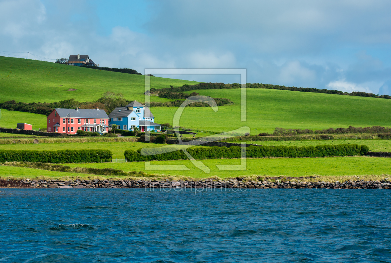 Bild-Nr.: 11989558 Malerische Küstensiedlung in Irland erstellt von grafxart