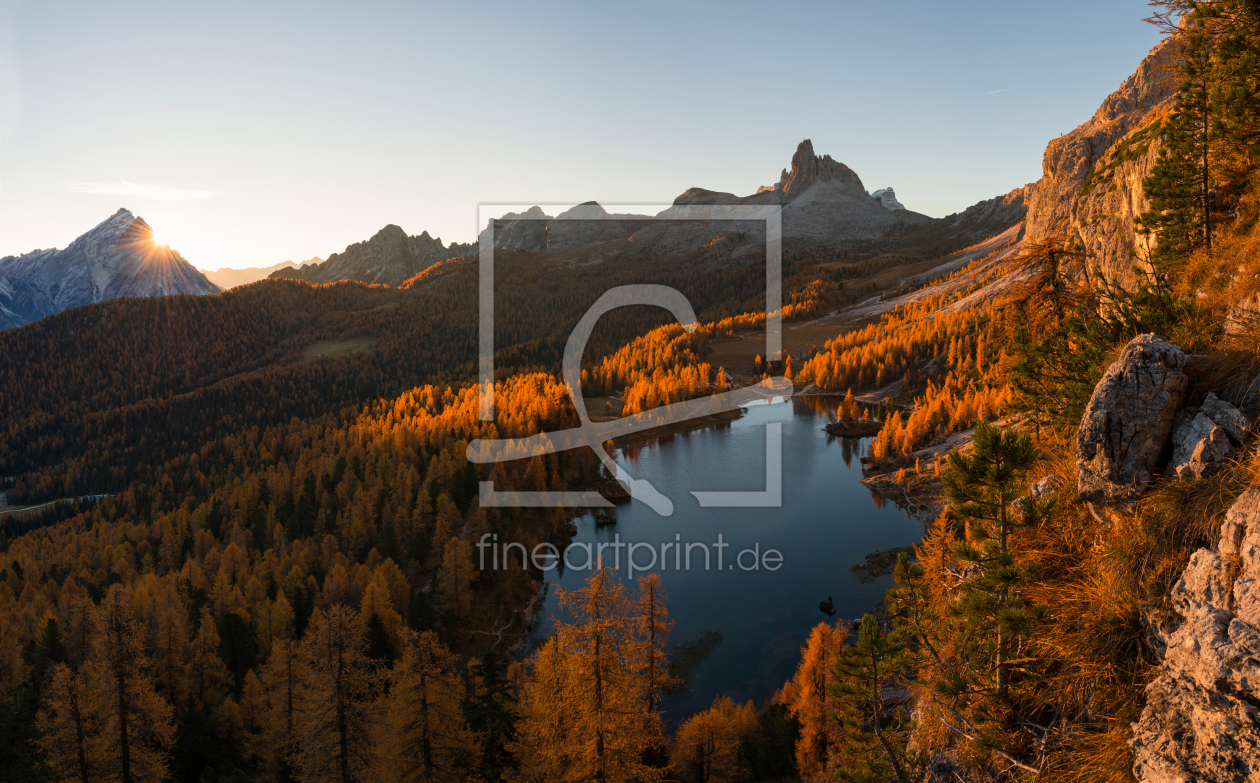 Bild-Nr.: 11991173 Herbstszenerie am Lago Federa in Cortina d\'Ampezzo erstellt von Graphitone