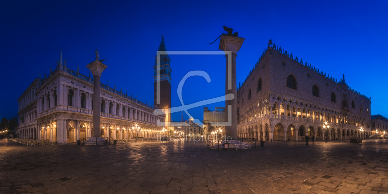 Bild-Nr.: 11993216 Venedig Piazza San Marco Blaue Stunde erstellt von Jean Claude Castor