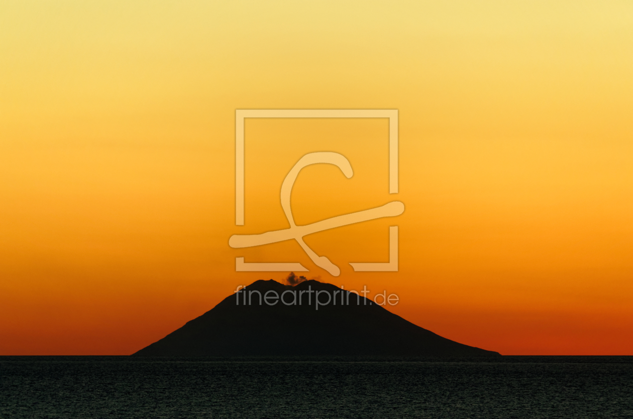 Bild-Nr.: 11999809 Vulkaninsel Stromboli beim Sonnenuntergang erstellt von Dennis Gross