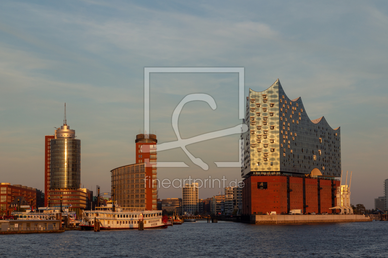 Bild-Nr.: 12048427 Elbphilharmonie im Abendlicht erstellt von DirkR