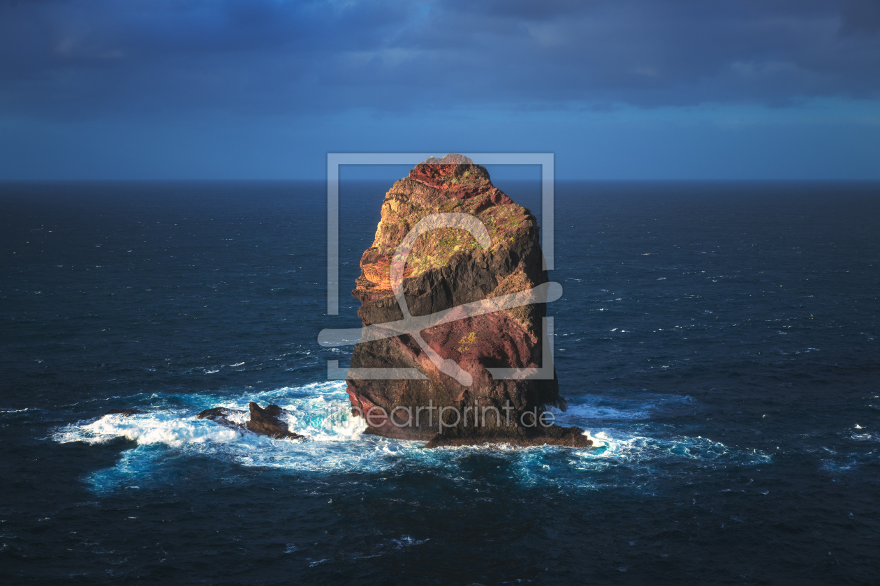 Bild-Nr.: 12050482 Madeira Felsen in der Brandung im Abendlicht erstellt von Jean Claude Castor