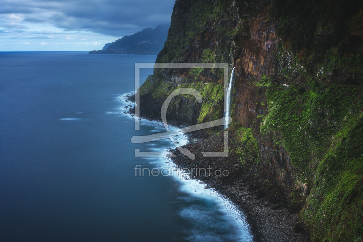 Bild-Nr.: 12050488 Madeira Seixal Küste mit Wasserfall erstellt von Jean Claude Castor