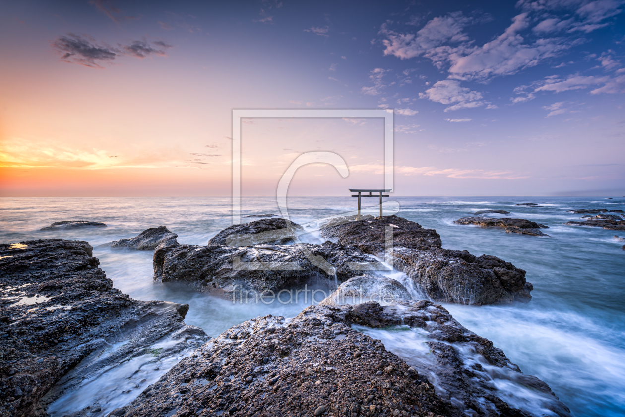 Bild-Nr.: 12084770 Japanisches Torii an der Küste erstellt von eyetronic