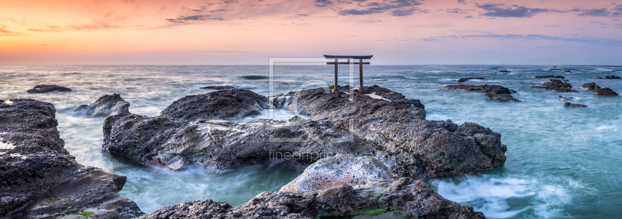 Bild-Nr.: 12084971 Japanisches Torii am Meer erstellt von eyetronic