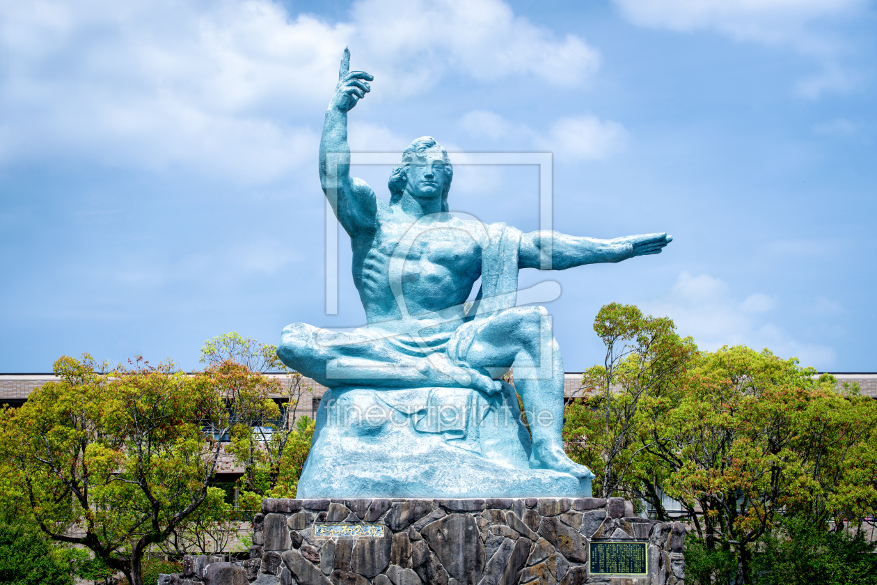 Bild-Nr.: 12086404 Statue des Friedens im Friedenspark in Nagasaki erstellt von eyetronic