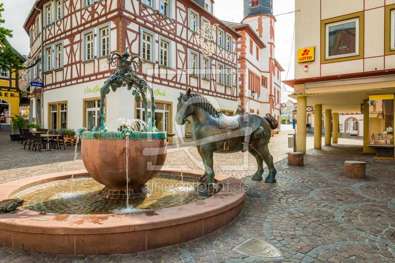 Bild-Nr.: 12089856 Rossmarktbrunnen  Alzey 700 erstellt von Erhard Hess