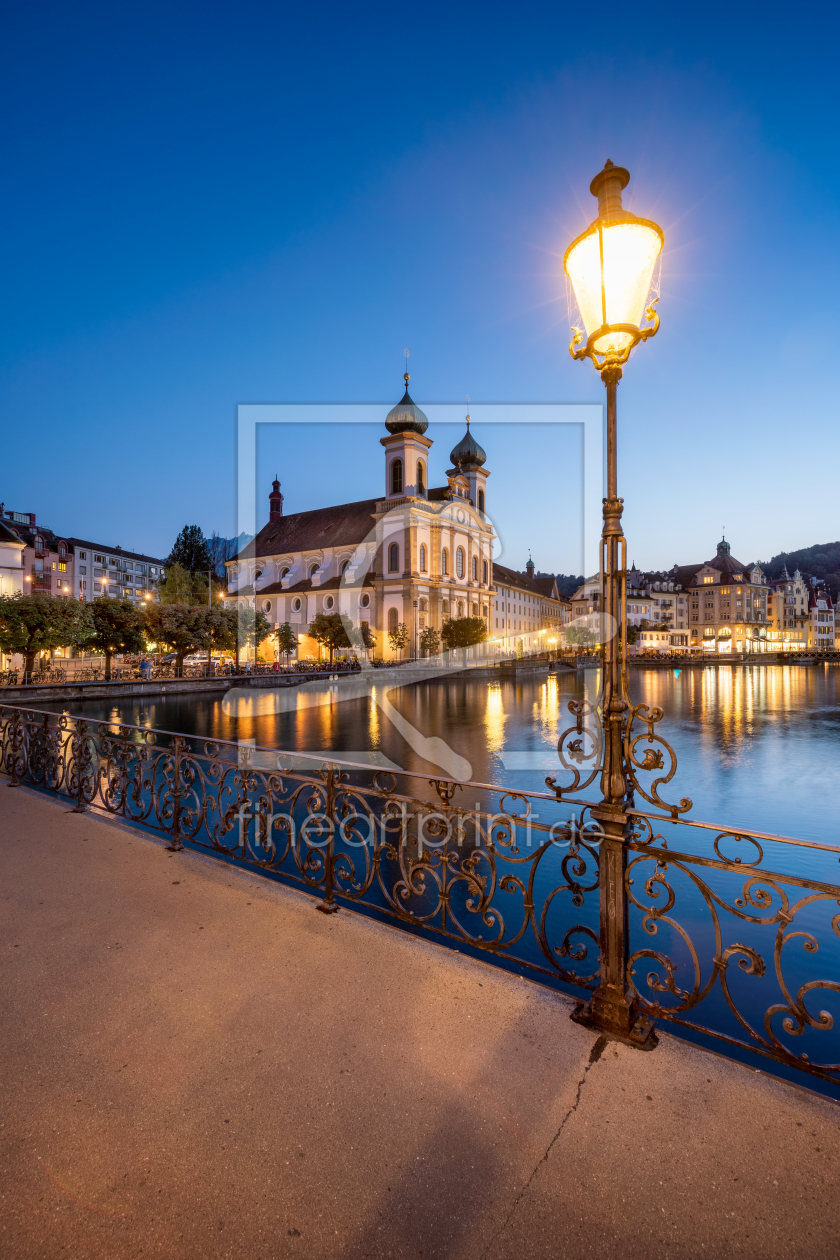 Bild-Nr.: 12096793 Rathaussteg und Jesuitenkirche in Luzern erstellt von eyetronic