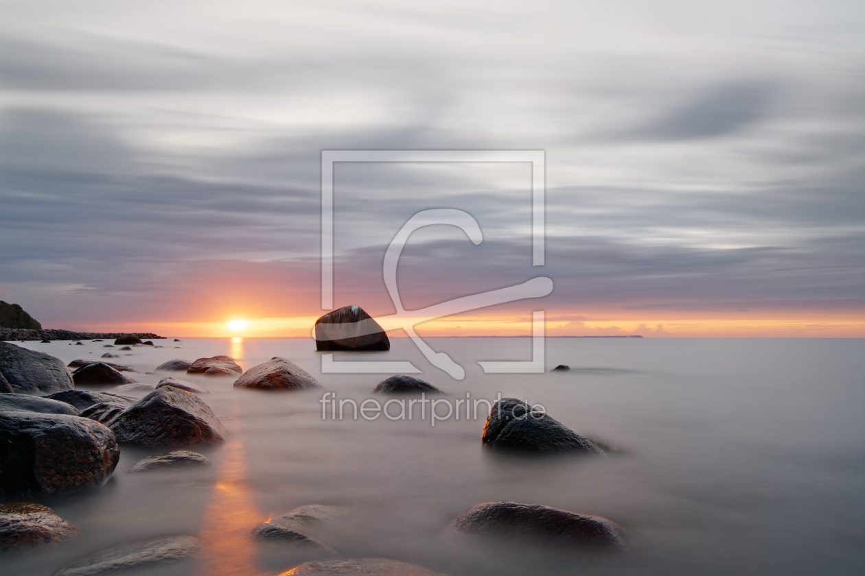 Bild-Nr.: 12101245 Sonnenstrahl am Steinstrand erstellt von lichtjahr21