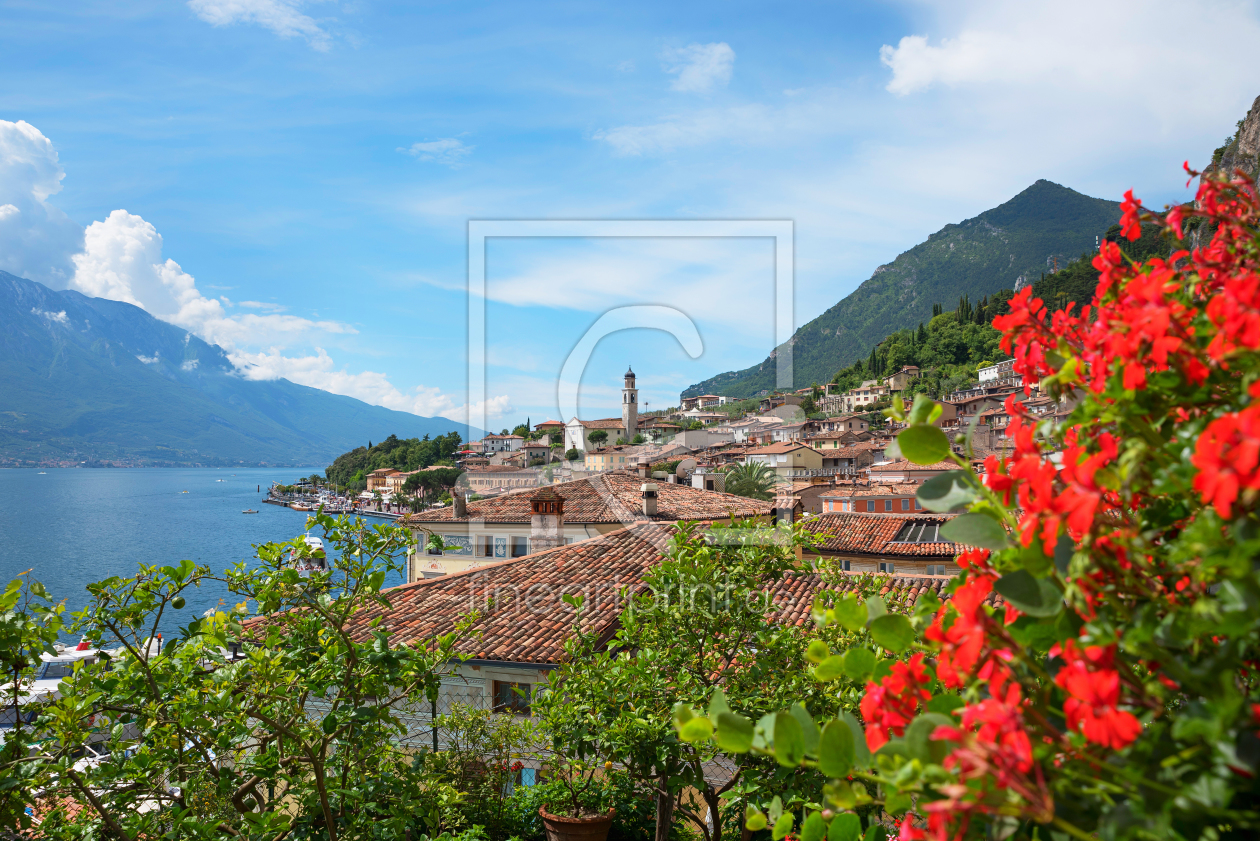 Bild-Nr.: 12101579 Urlaubsstädtchen Limone am Gardasee erstellt von SusaZoom