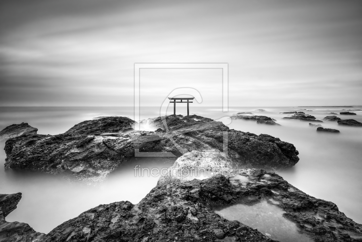 Bild-Nr.: 12102129 Torii an der japanischen Küste erstellt von eyetronic