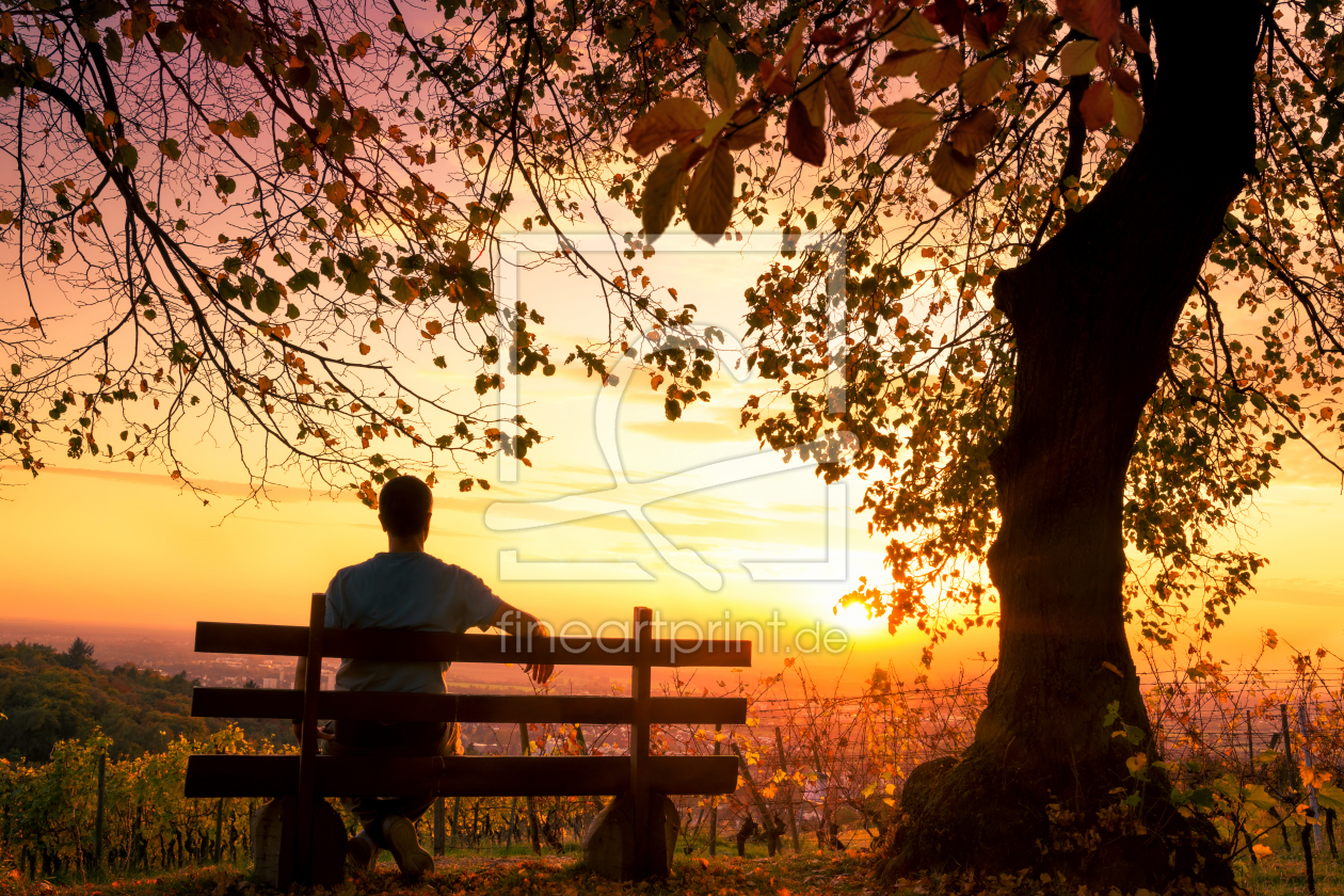 Bild-Nr.: 12107441 Enjoying the sunset on a bench erstellt von Smileus