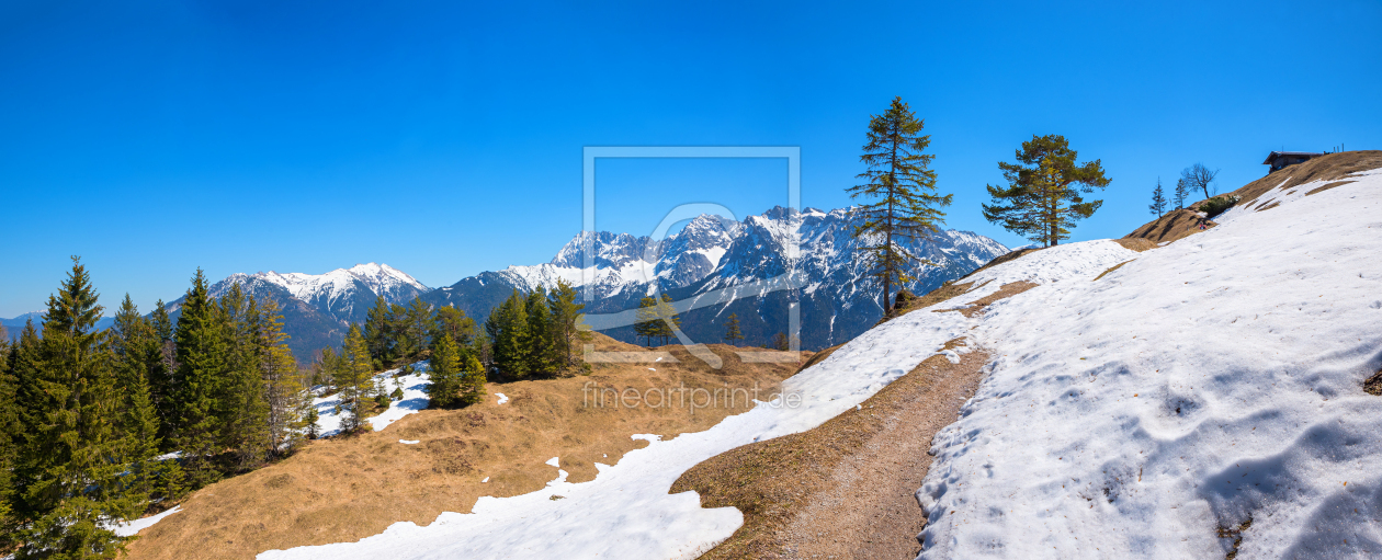 Bild-Nr.: 12156494 Kranzberg Wanderweg mit Karwendelblick Frühjahr  erstellt von SusaZoom
