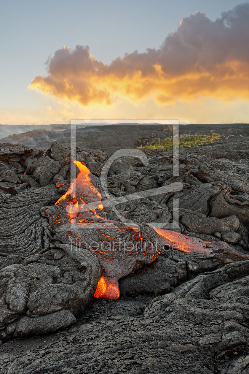 Bild-Nr.: 12188006 Vulkangebiet mit Lavastrom auf Hawai erstellt von lichtjahr21