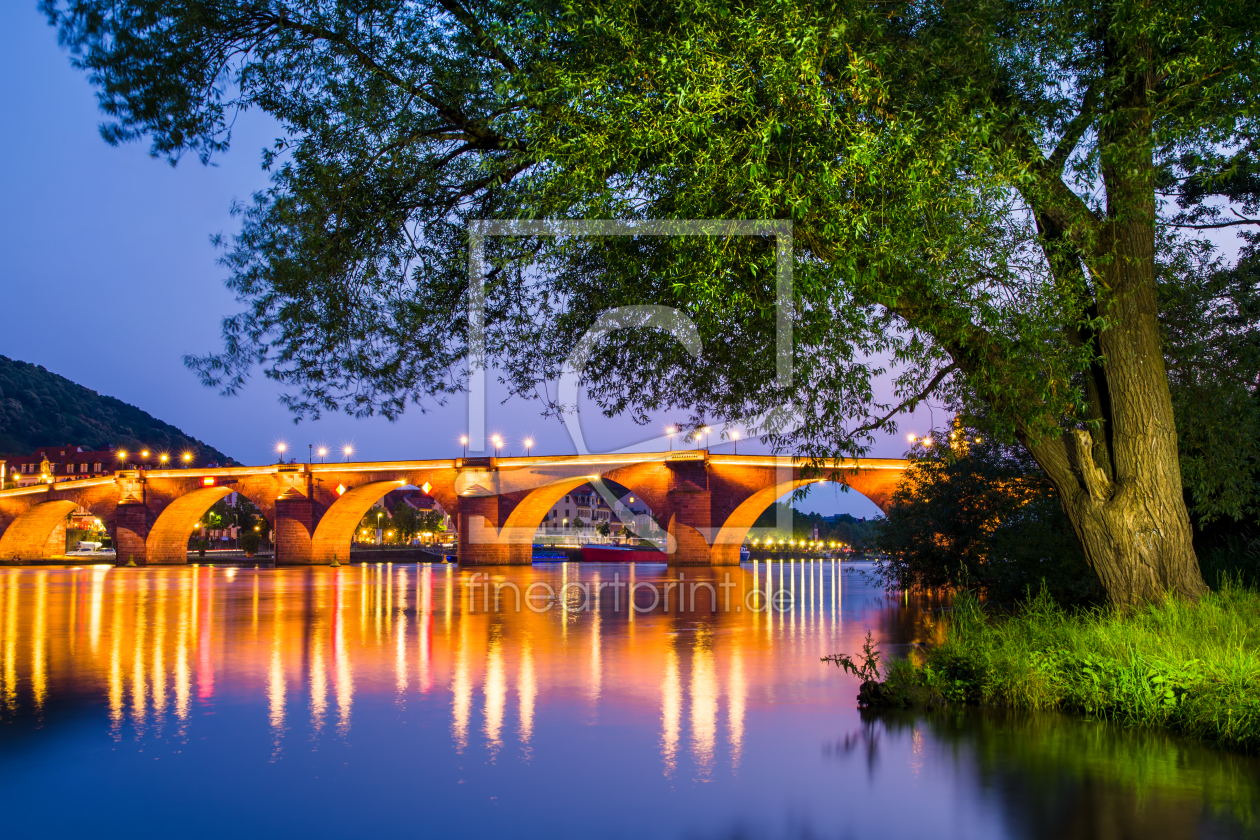 Bild-Nr.: 12194338 Alte Brücke bei Abenddämmerung erstellt von Smileus