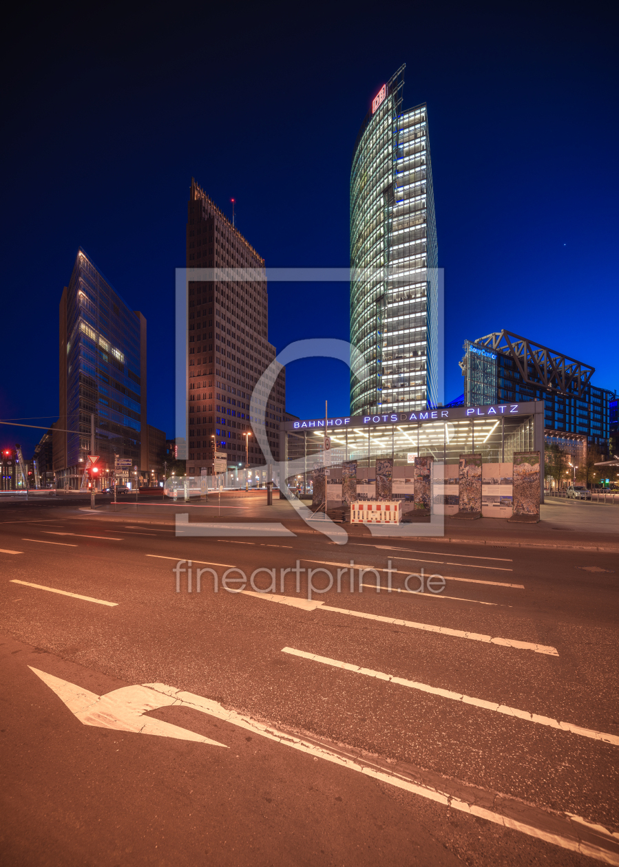 Bild-Nr.: 12200454 Potsdamer Platz in Berlin bei Nacht erstellt von Jean Claude Castor
