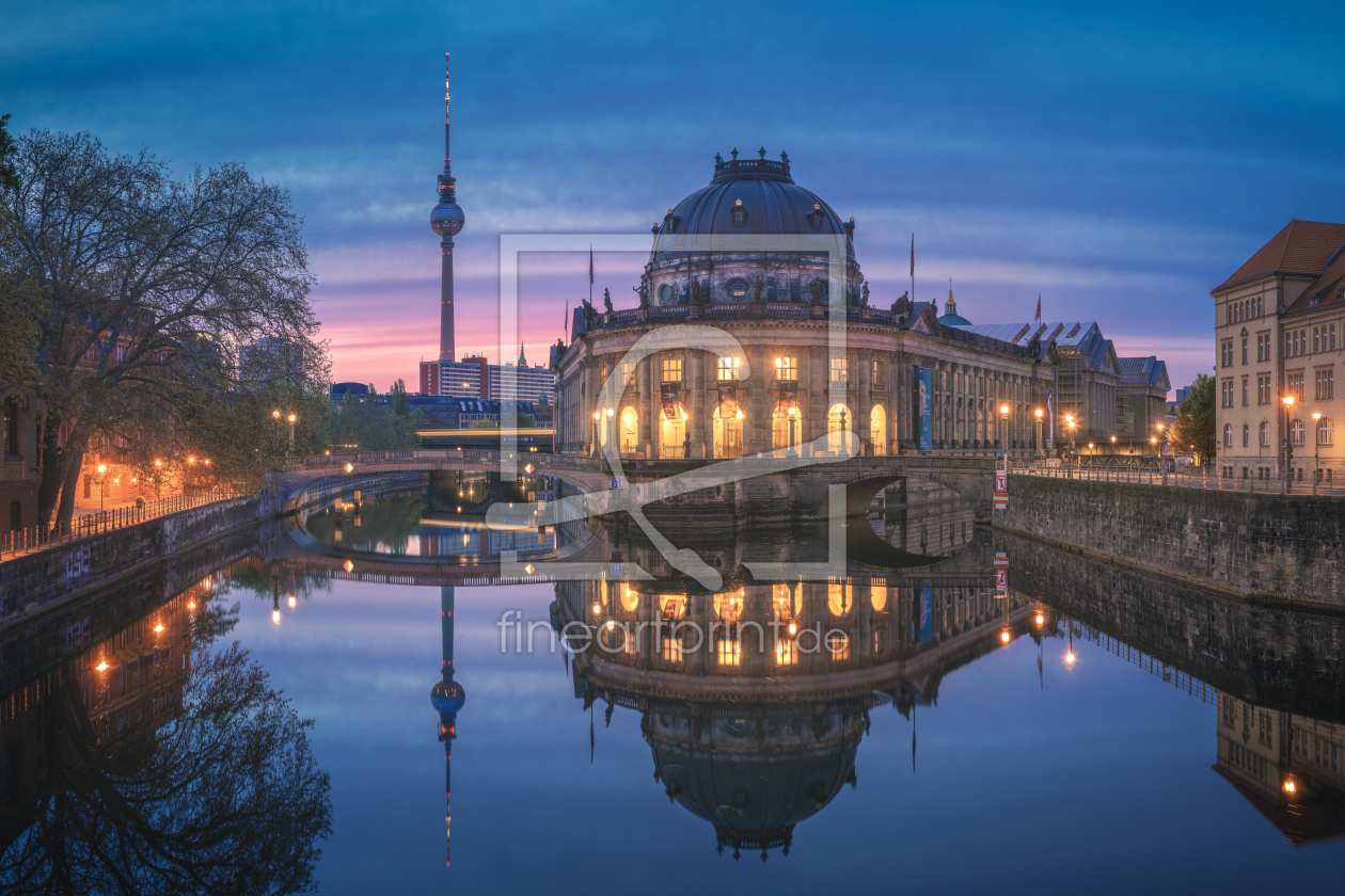Bild-Nr.: 12200456 Bodemuseum in Berlin Panorama Blaue Stunde erstellt von Jean Claude Castor