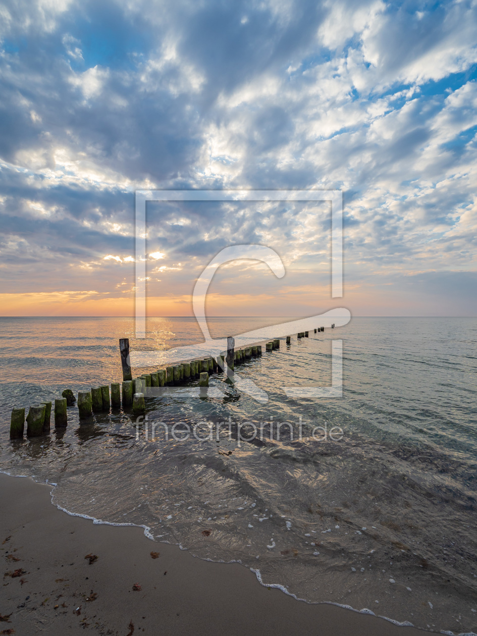 Bild-Nr.: 12205938 Buhnen im Sonnenuntergang an der Küste der Ostsee  erstellt von Rico Ködder