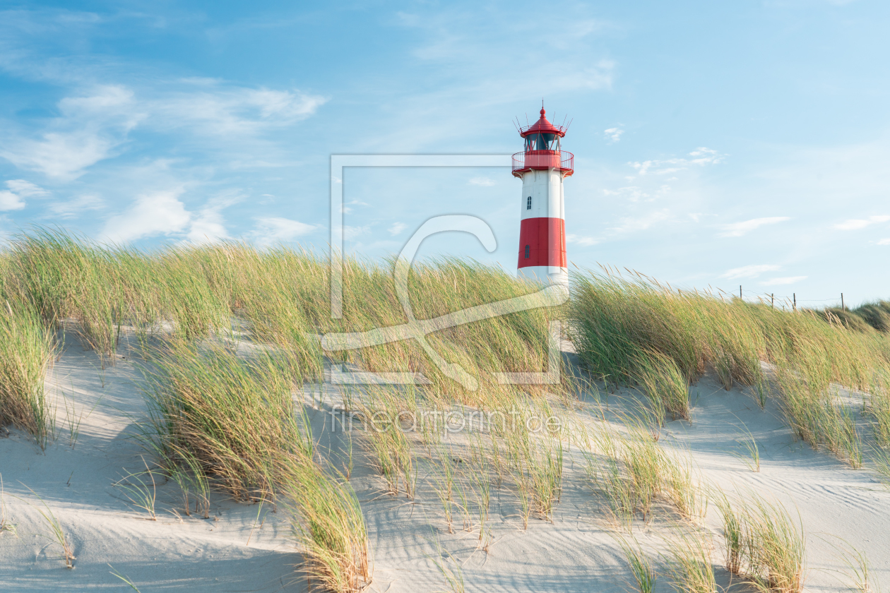 Bild-Nr.: 12220018 Leuchtturm am Dünenstrand auf Sylt erstellt von eyetronic