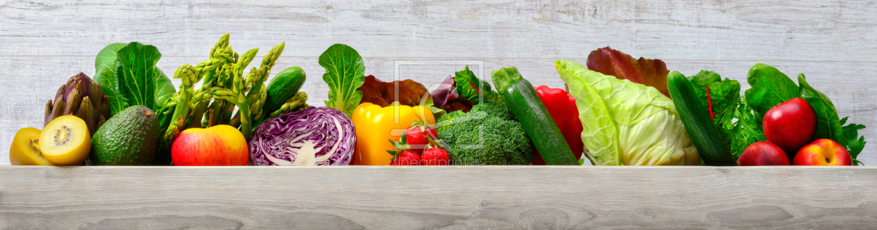 Bild-Nr.: 12227039 Farbenfrohes Sortiment an Gemüse und Obst erstellt von Smileus