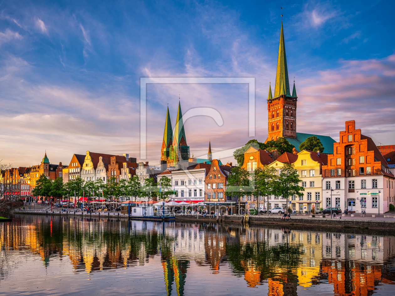 Bild-Nr.: 12230198 Sonnenuntergang in Lubeck erstellt von Mapics