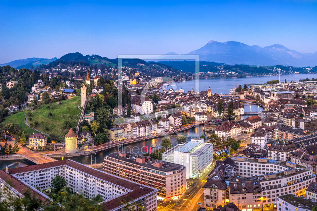 Bild-Nr.: 12235934 Luzern Stadtansicht am Abend erstellt von eyetronic